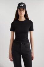 Axel Arigato ブラック シグネチャー スリム リブ Tシャツ