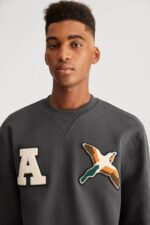 Axel Arigato Faded Black Varsity Bee Bird スウェットシャツ - 画像 (3)