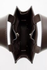 特性 モノグラム レザー バッグ ダークブラウン アクセル アリガト - 画像 (8)